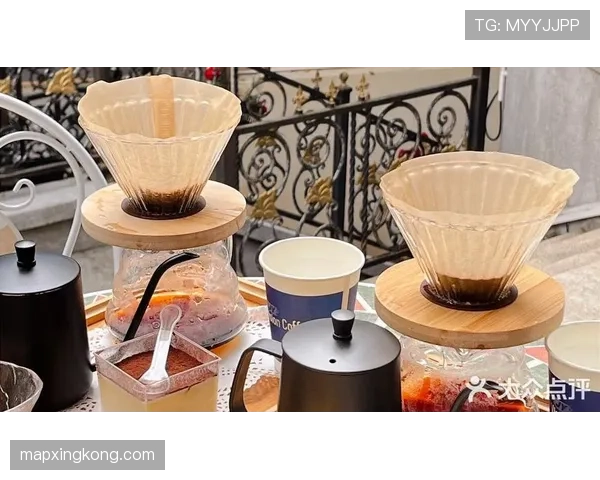 鲍春来退役后住进上海老洋房,每天喝手冲咖啡看赛马,这日子过得比偶像剧还飘 鲍春来退役后住进上海老洋房,每天喝手冲咖啡看赛马,这日子过得比偶像剧还飘